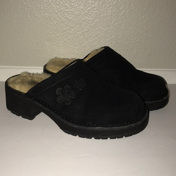 black ugg clogs